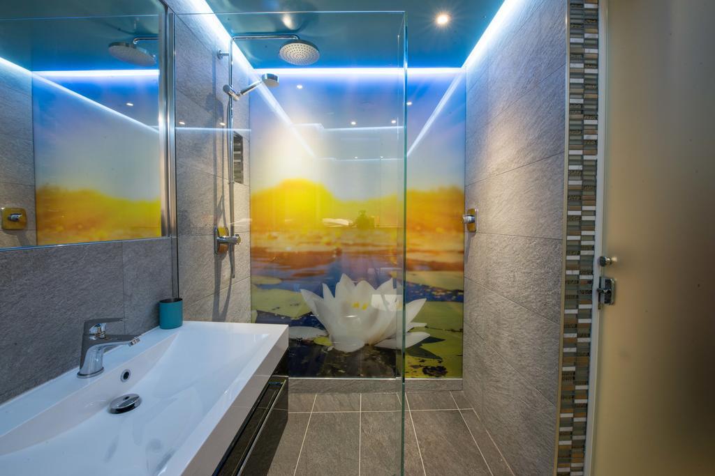 Zinn Apartments - City Centre แอเบอร์ดีน ภายนอก รูปภาพ