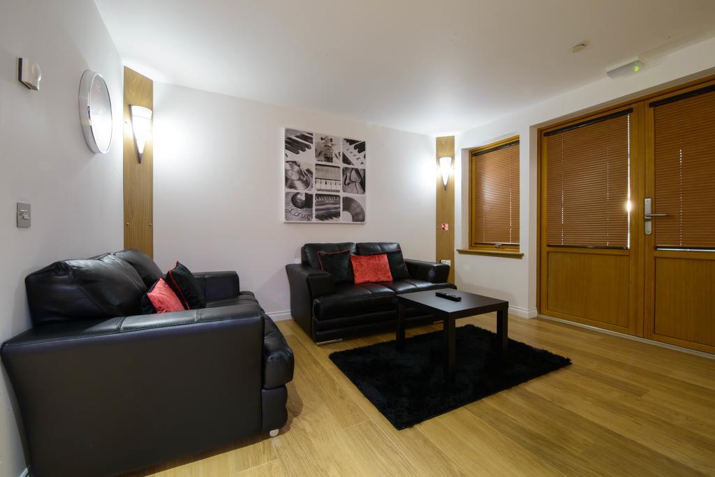 Zinn Apartments - City Centre แอเบอร์ดีน ภายนอก รูปภาพ